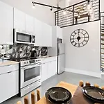 Nyc Skyline Views, Sauna & Rooftop - Romantic Escape At \