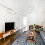 39-3 Newly Renovated 3 Bedroom Prime Midtown Sleeps 6