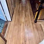 Lga Airport 3 Mins, 3 Bedroom Duplex House, Parking And Private Backyard, 9Mins Subway!
