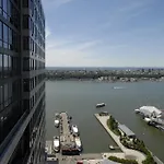 Global Luxury Suites At Sky