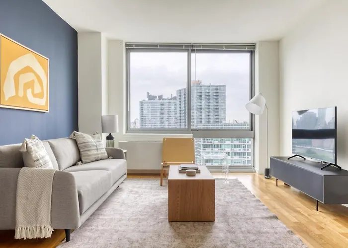 Lic 1Br W Wd Elevator Doorman Nr E River Nyc-852
