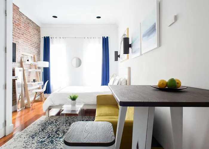 24-18 New Gramercy Studio W&D In Unit Fully Reno