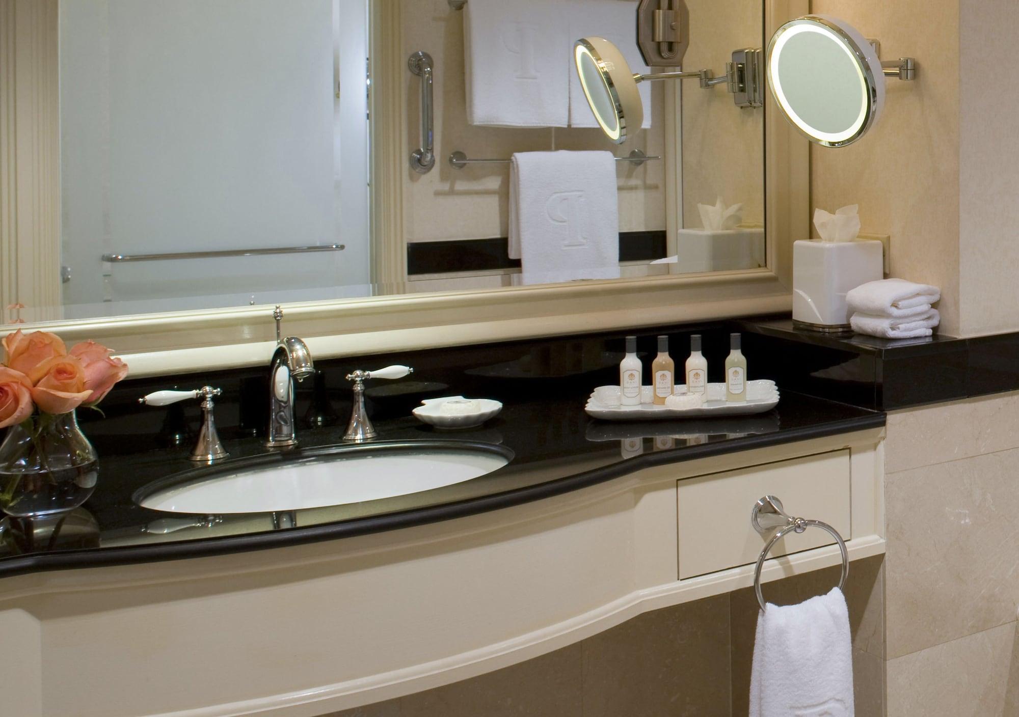 The Peninsula Hotel 5*