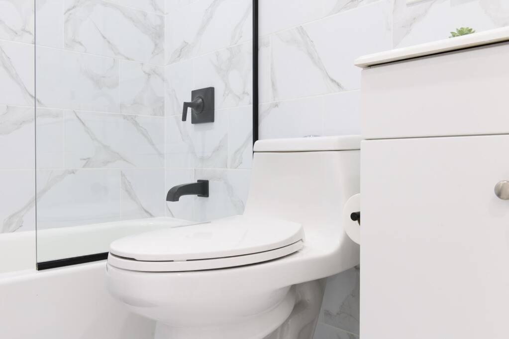 Apartment 240-6 New Prime Location W&d In Unit *
