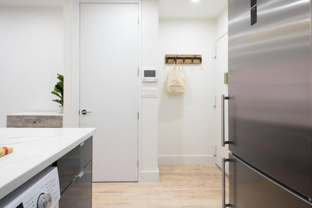 1597-5 New Prime Ues W D In Unit Apartment *