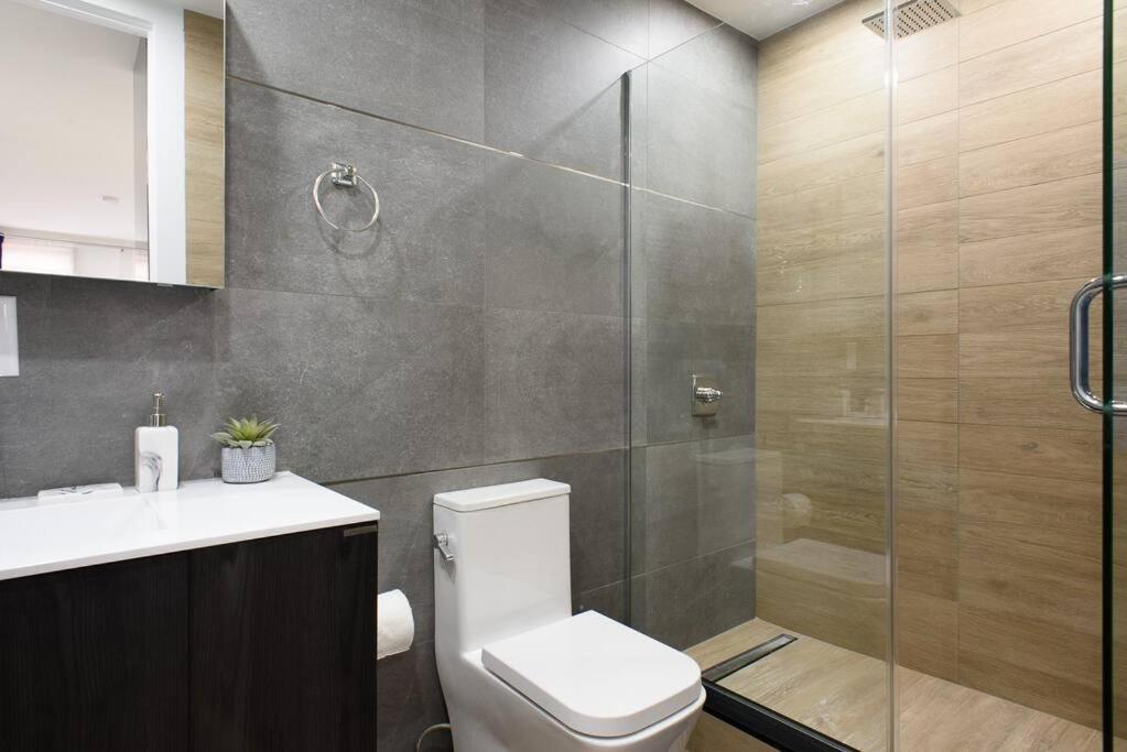 1597-5 New Prime Ues W D In Unit Apartment *