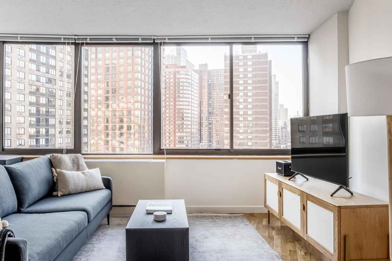 Apartment Ues 2br W Elevator Doorman Gym Nr Park Nyc-1071 *