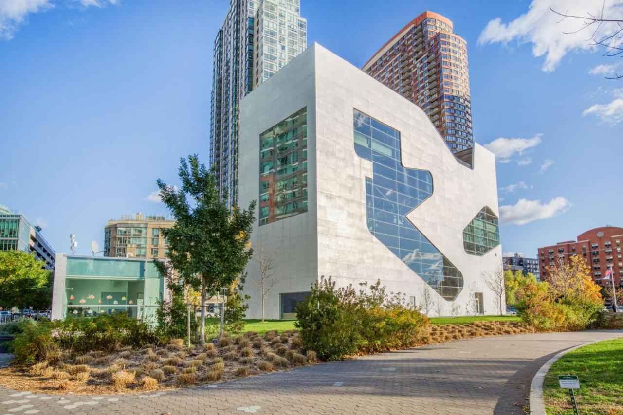 Apartment Lic 1br W Wd Elevator Doorman Nr E River Nyc-852 New York