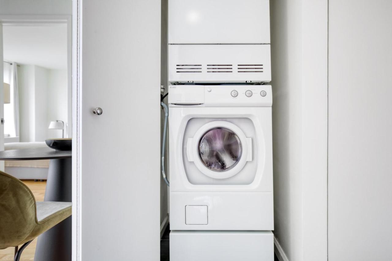 Lic 1br W Wd Elevator Doorman Nr E River Nyc-852 *