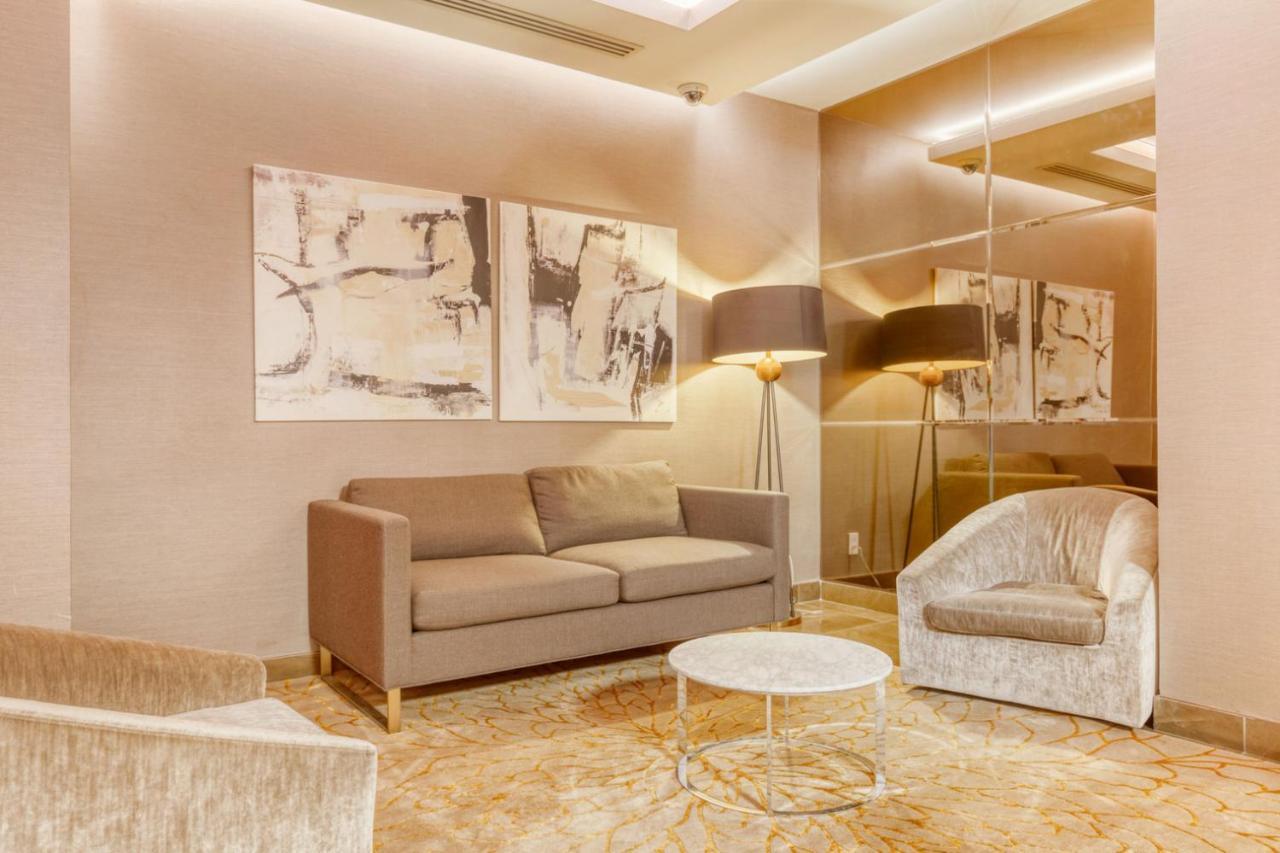 Ues 2br W Elevator Doorman Gym Nr Park Nyc-1071 New York