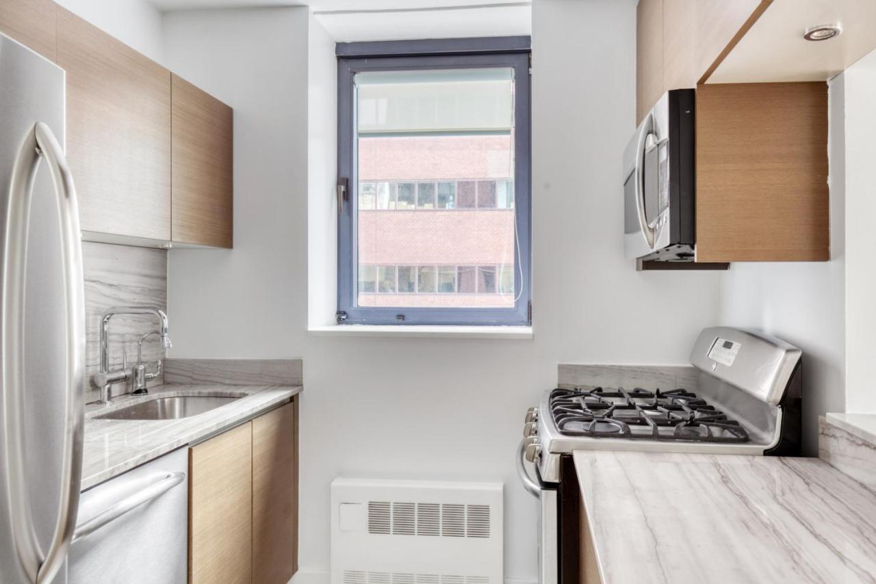 Midtown 1br W Dm Elevator Gym Nr Times Sq Nyc-798 * New York