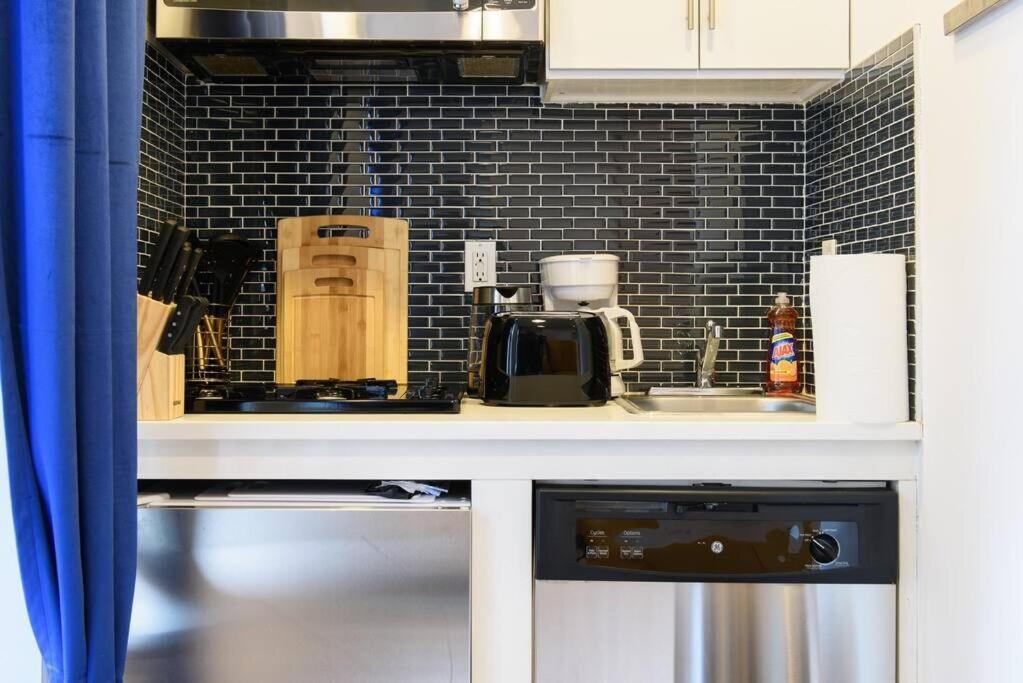 69-5a Modern Lower East Side 1br Brand New Apartment