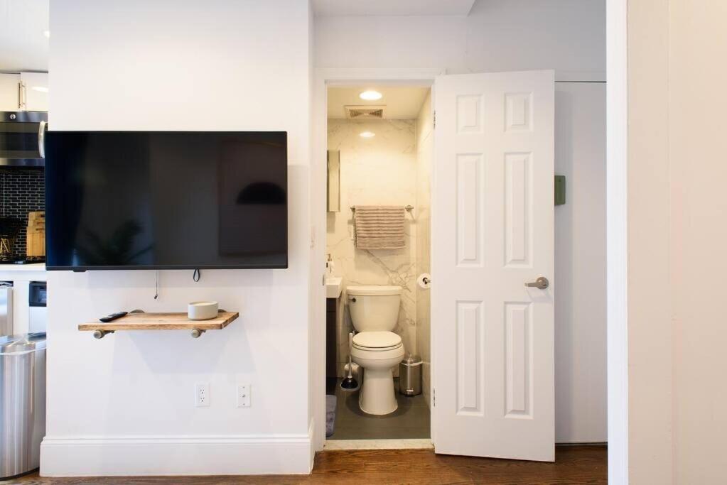 69-5a Modern Lower East Side 1br Brand New Apartment