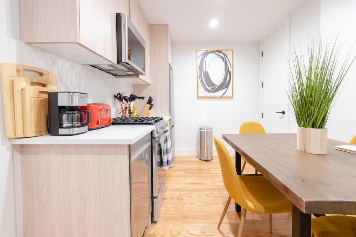 323-1 Specious 2br Williamsburg New York