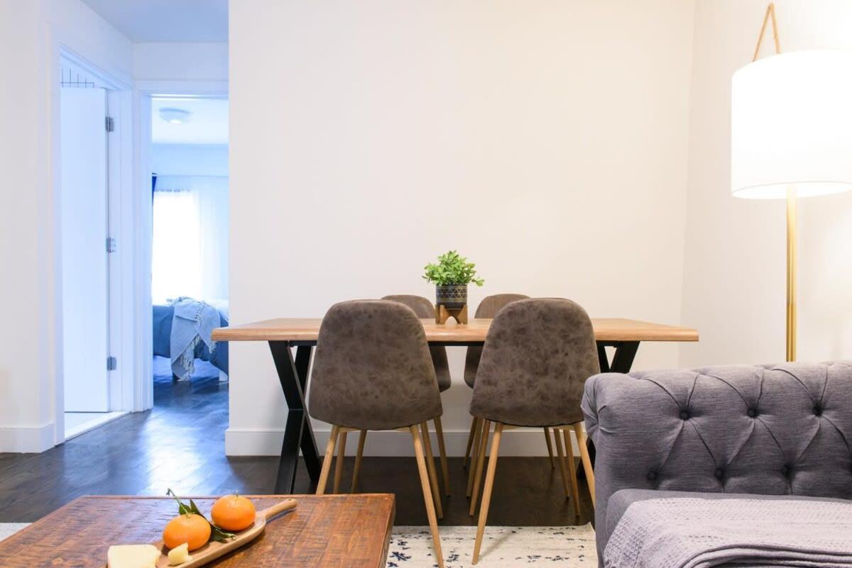 39-3 Newly Renovated 3 Bedroom Prime Midtown Sleeps 6 * New York