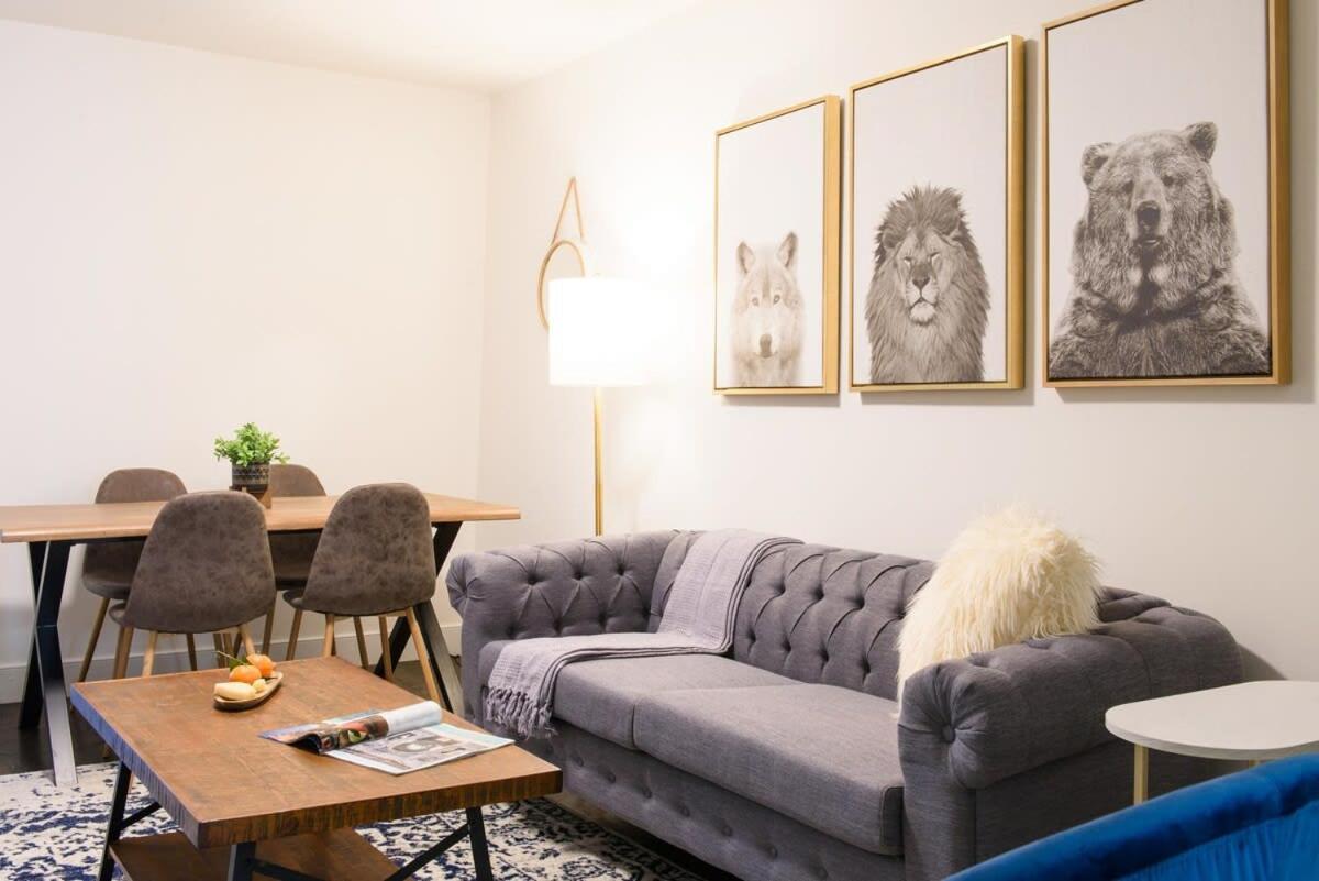 Apartment 39-3 Newly Renovated 3 Bedroom Prime Midtown Sleeps 6 New York