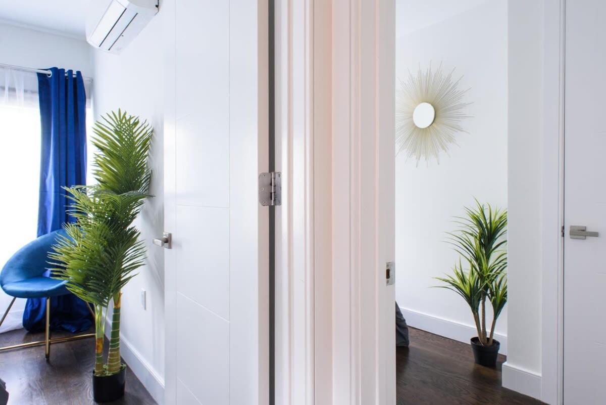 Apartment 39-3 Newly Renovated 3 Bedroom Prime Midtown Sleeps 6