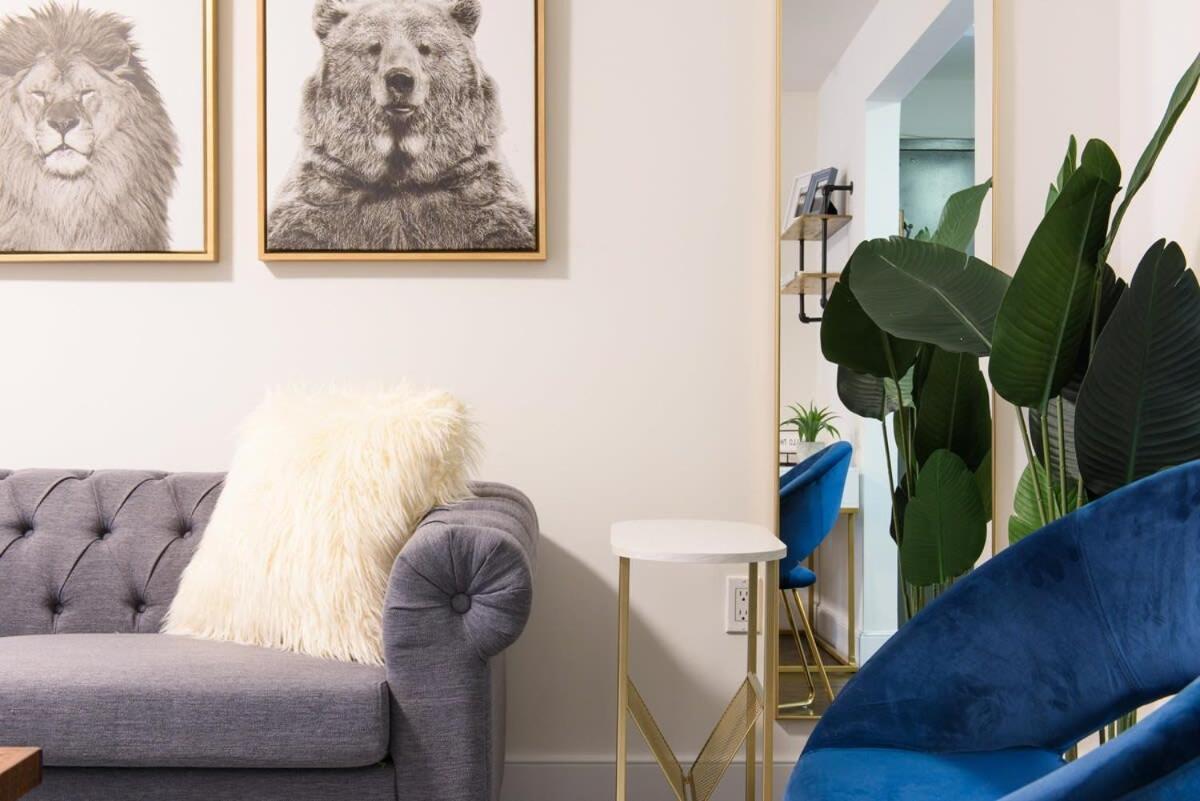 39-3 Newly Renovated 3 Bedroom Prime Midtown Sleeps 6 Apartment *