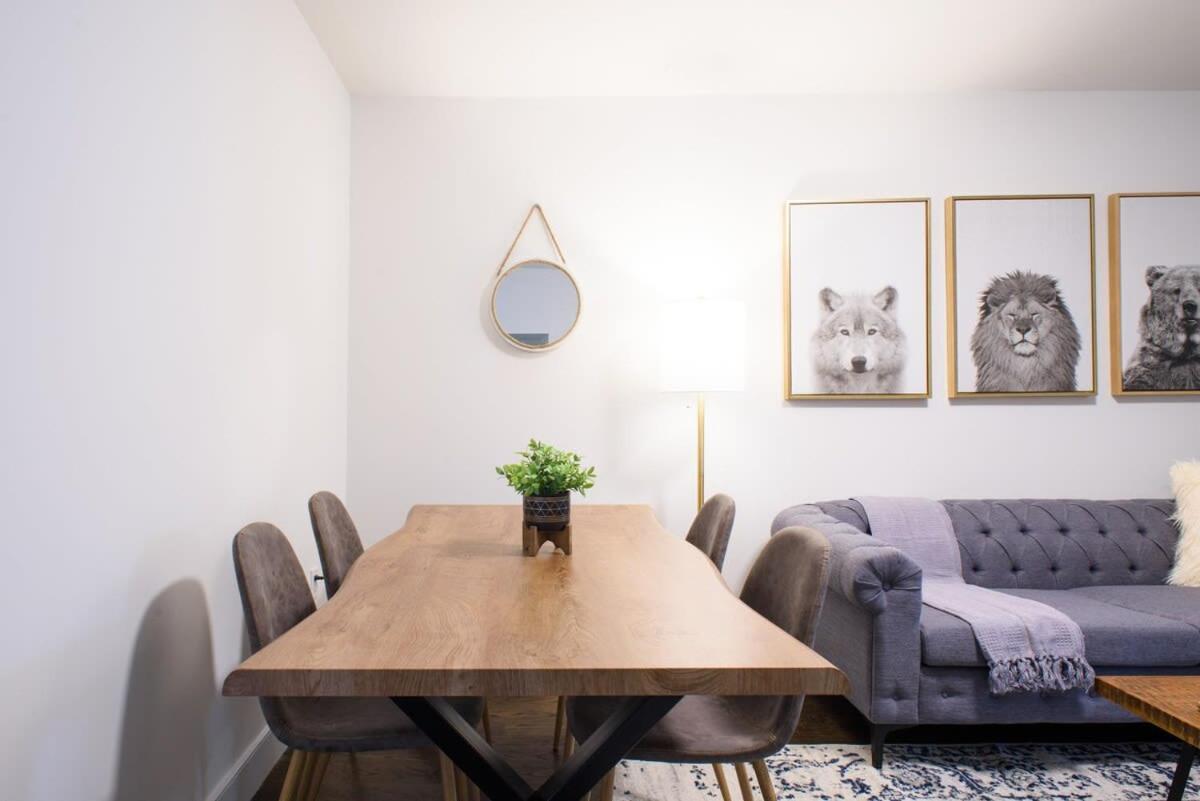 Apartment 39-3 Newly Renovated 3 Bedroom Prime Midtown Sleeps 6