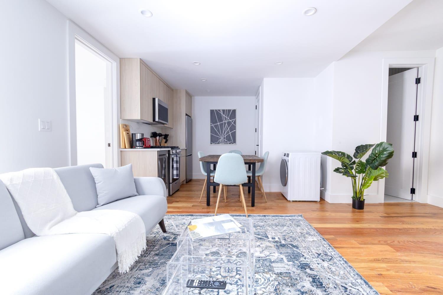 323-2 Specious 2br Williamsburg