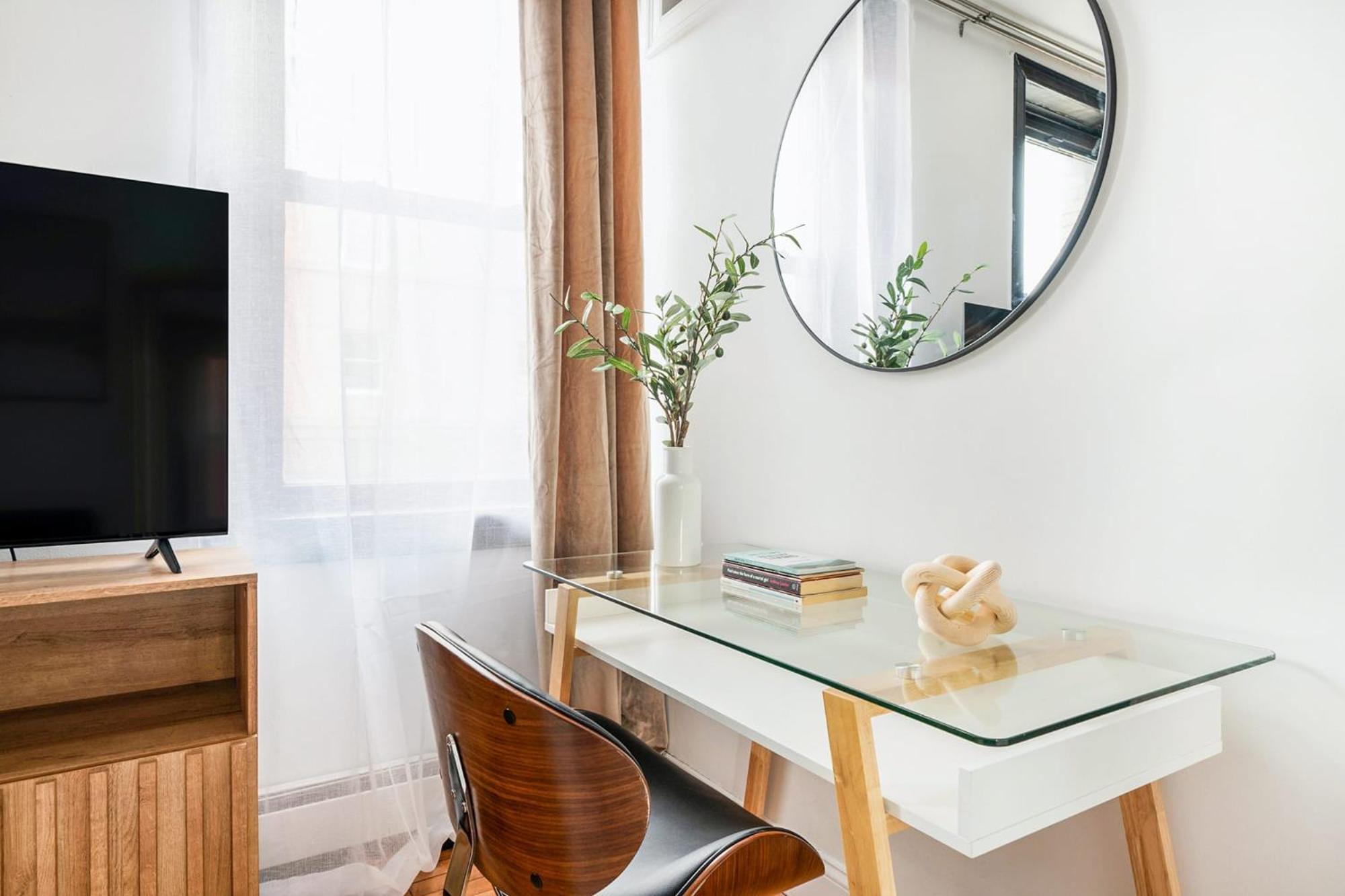 139-2e West Village 1br Value