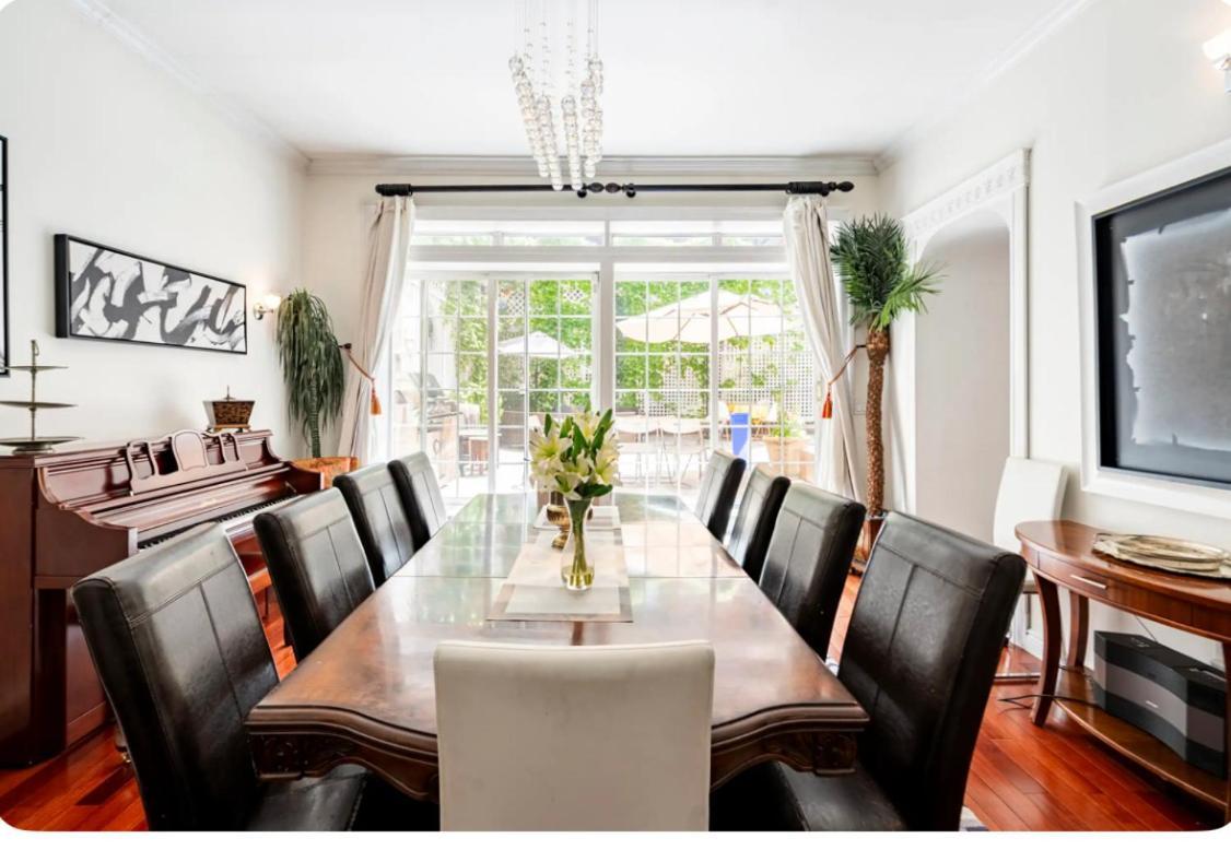 Townhouse 222 *