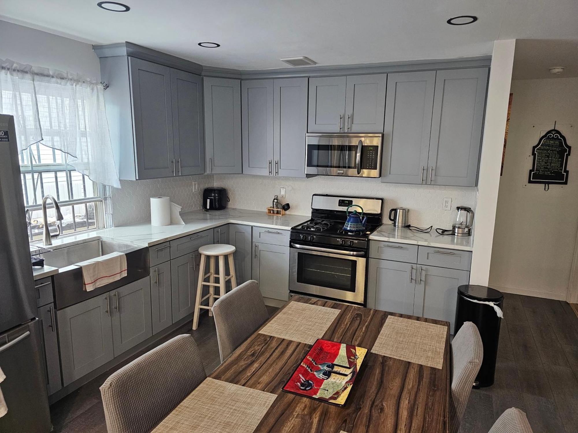 Cozy & Relax Llc Airb&b Homestay *