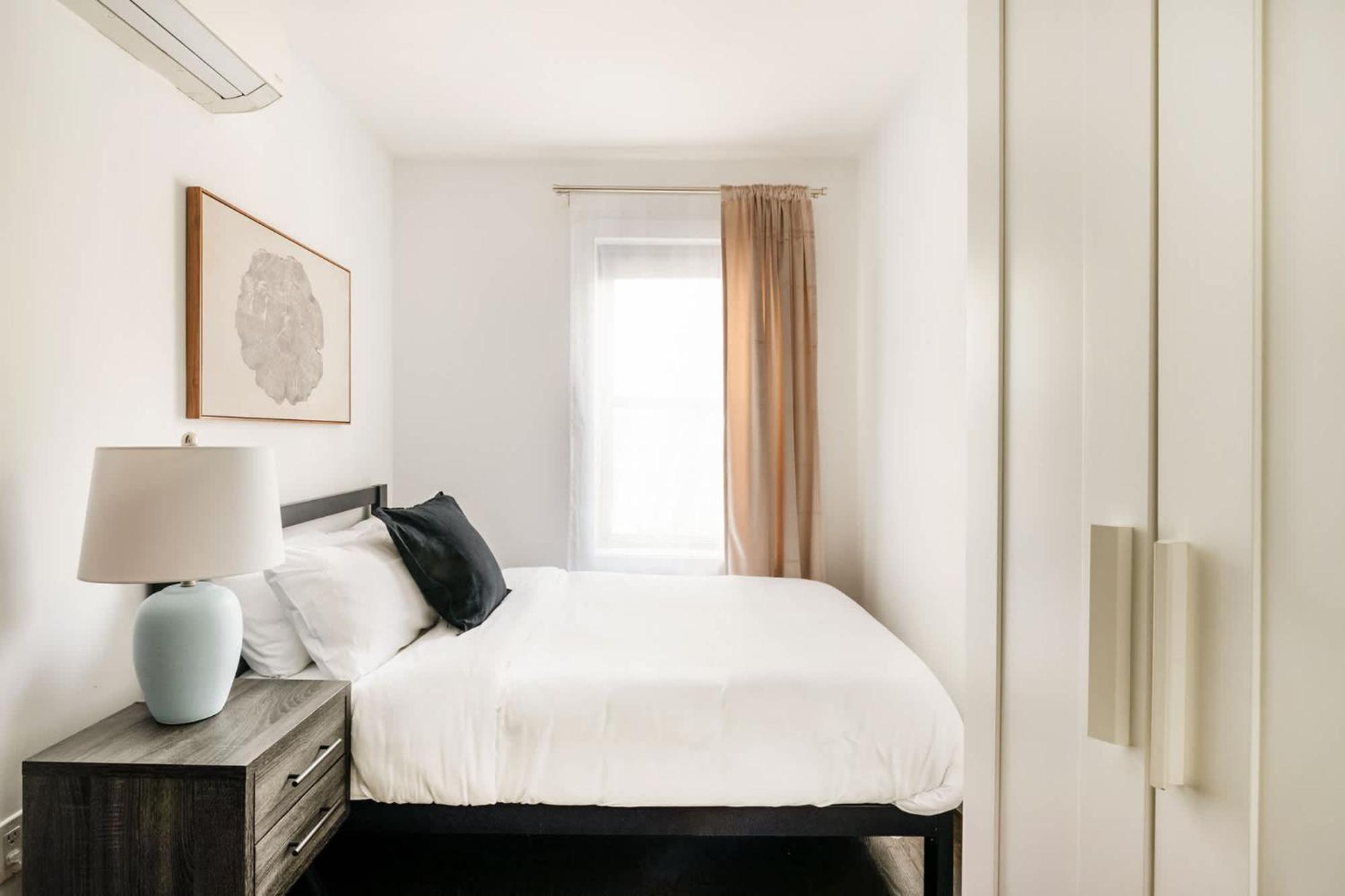 39-3 Newly Renovated 3 Bedroom Prime Midtown Sleeps 6