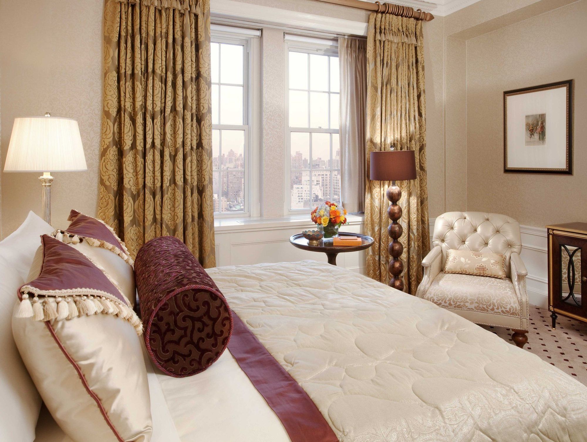 Hotel The Pierre, A Taj Hotel,