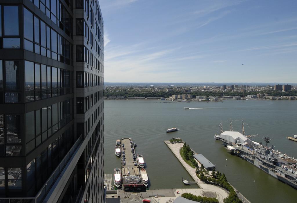 Global Luxury At Sky * New York