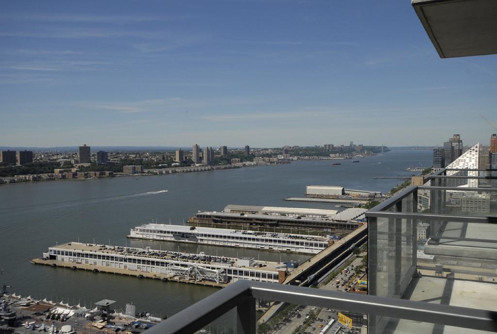Global Luxury At Sky New York
