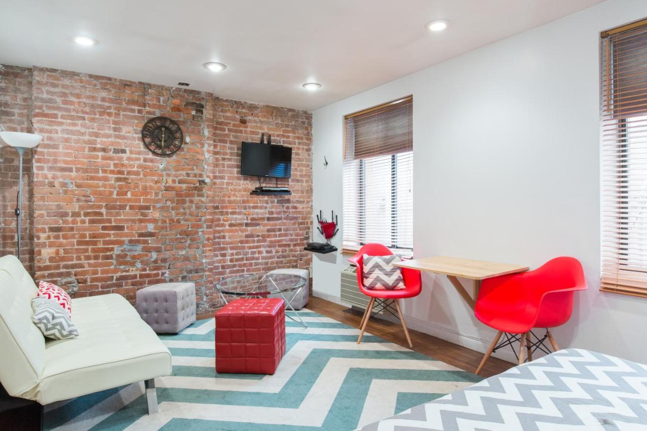 Walk To Broadway, Times & Central Park Apartment