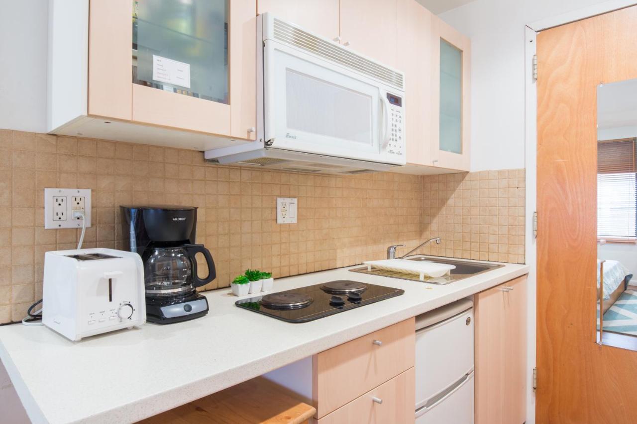 Walk To Broadway, Times & Central Park Apartment New York