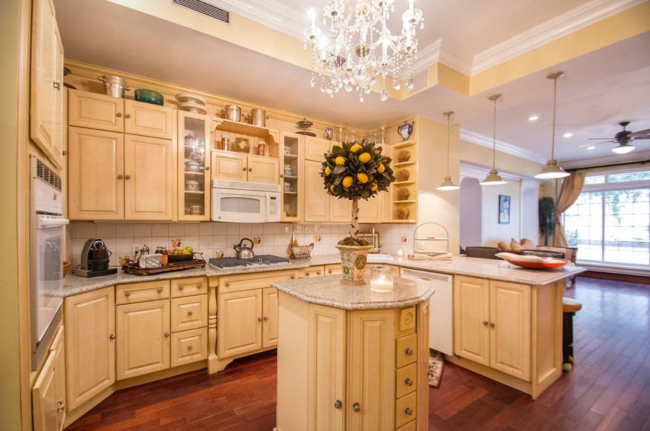 Townhouse 222 *