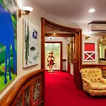 Roger Smith Hotel