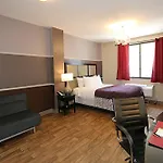 Hotel Vetiver / Manhattan Skyline