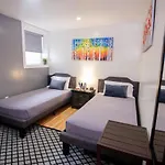 Elegant 2 Bedroom Suite W Modern Amenities