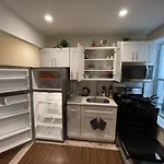 2 Bedrooms Apartament 1 Block From Manhattan