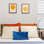 Freshpond Apartment