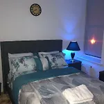 Biverlyhills Holiday Home