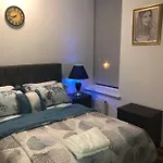 Biverlyhills Holiday Home