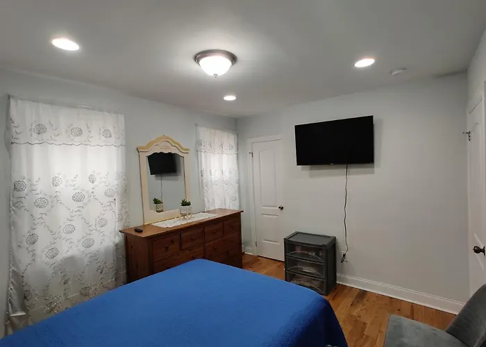 **New** Private Rooms In House