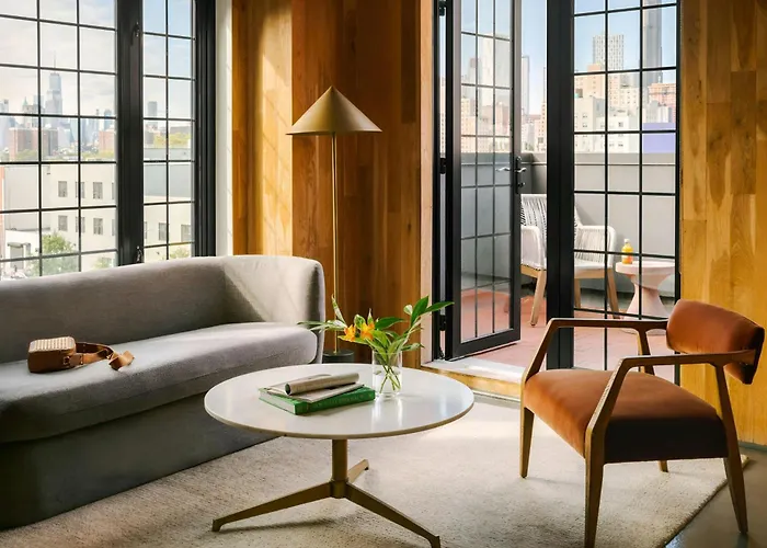 The Industrialist Hotel Gowanus Brooklyn, Sonder