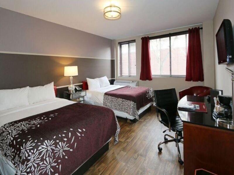 Vetiver / Manhattan Skyline Hotel 3*