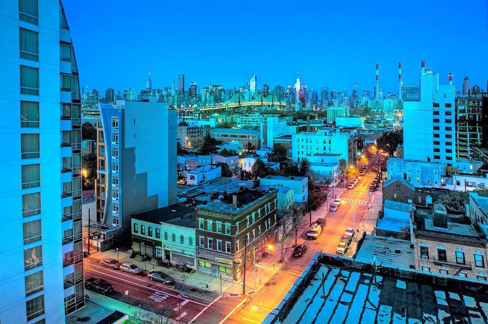 Vetiver / Manhattan Skyline Hotel 3*