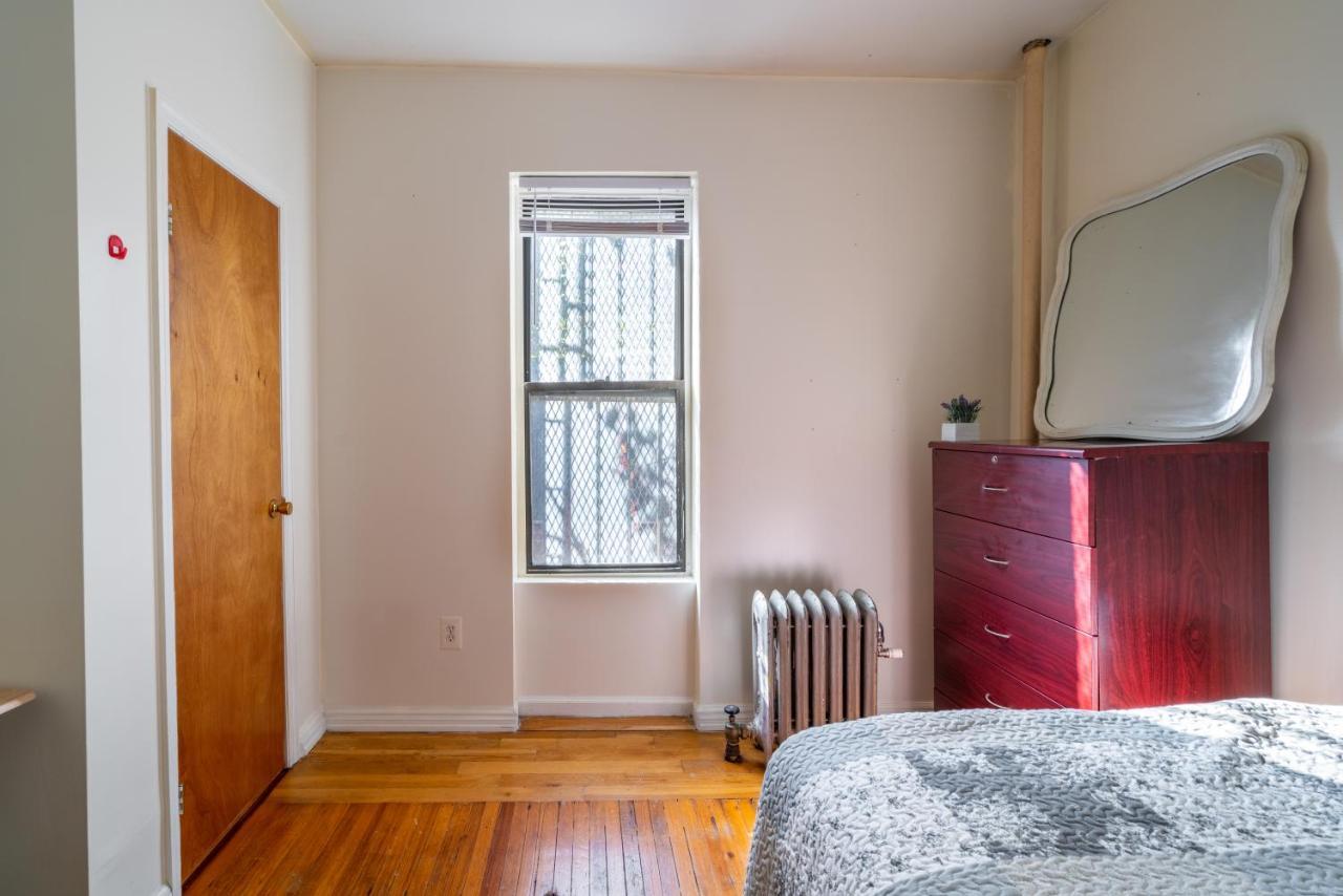 Guest house Eastern Parkway 2*