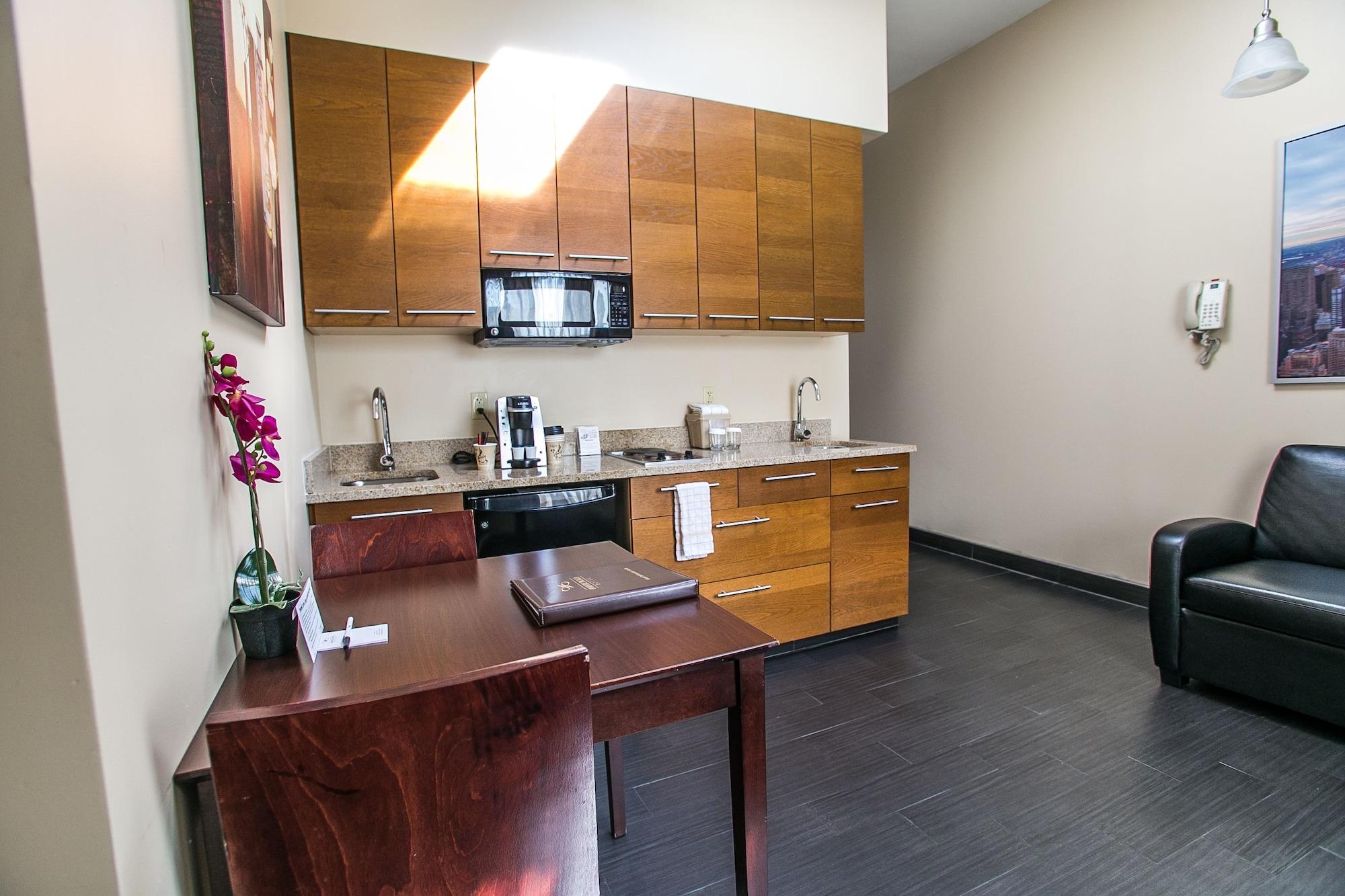 Hotel Pointe Plaza (adults Only)