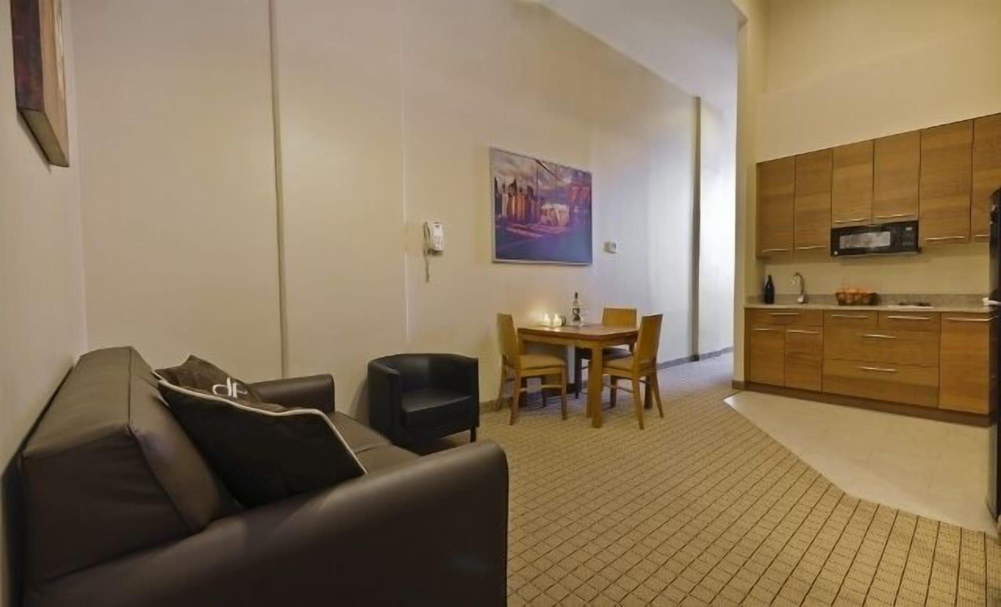 Pointe Plaza (adults Only) Hotel New York