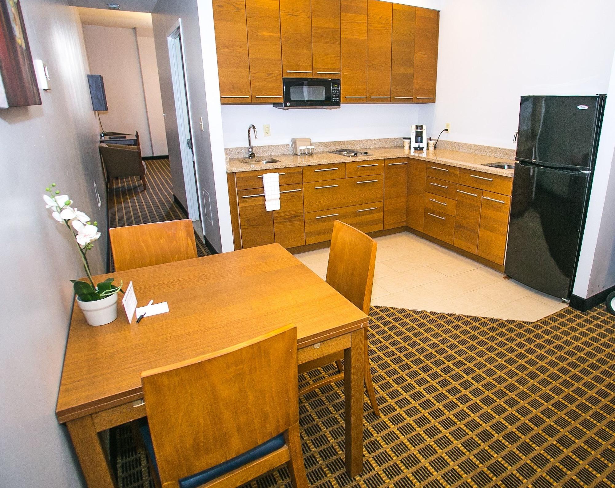 Pointe Plaza (adults Only) Hotel