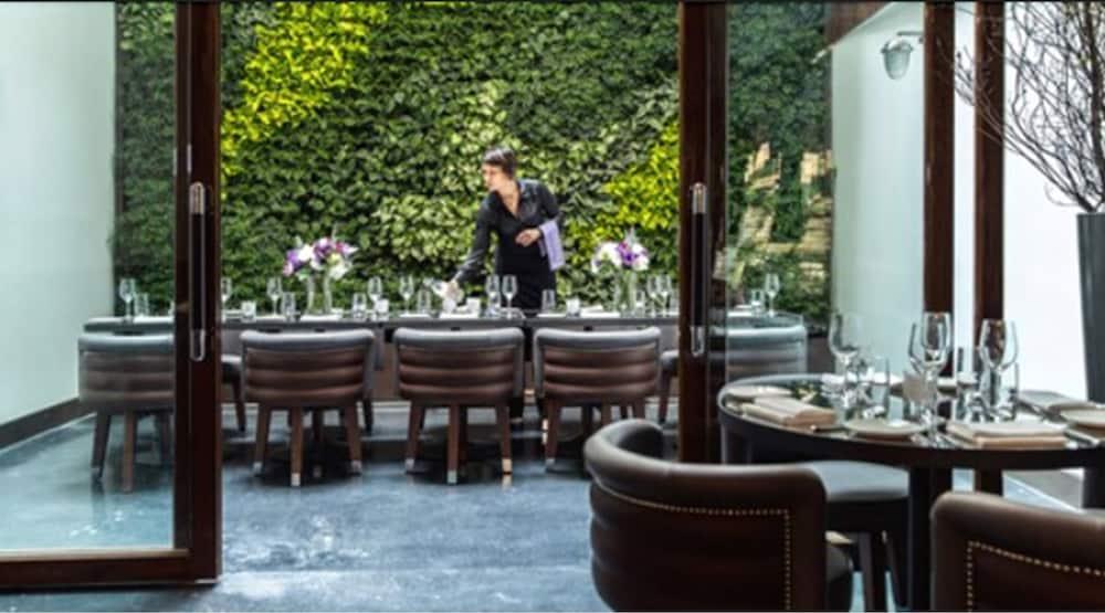 Hugo Hotel 4*